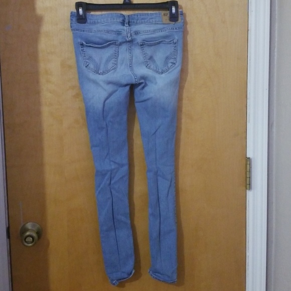 Hollister Light Ripped Jeans - Picture 2 of 4